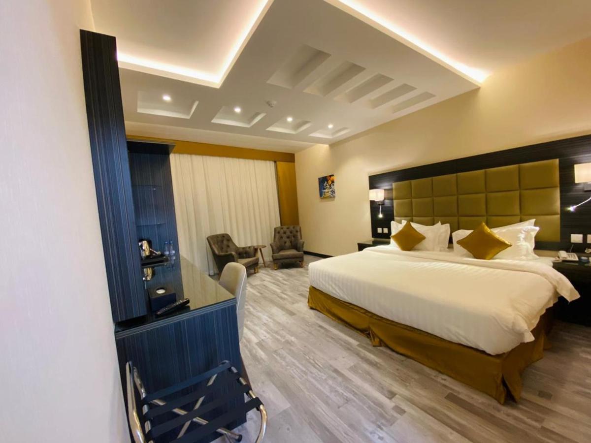 Y Platinum Hotel Médine Extérieur photo